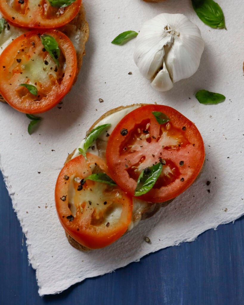 fotografia profesional cenital de tomates y ajo